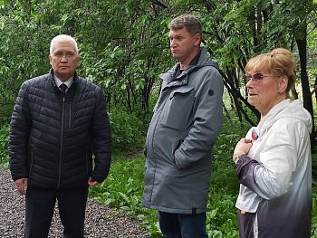 Уважаемые земляки, 22 июня вместе с депутатом Совета депутатов города Мурманска Андреем Анатольевичем Савенковым провели встречу с инициативными жителями микрорайона дома № 109 по Кольскому проспекту