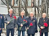 Роман Пономарев принял участие в акции "Вахта памяти"  у памятника воинам Полярной дивизии
