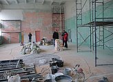 В школе №269 Снежногорска продолжается масштабный ремонт спортивного зала в рамках проекта «Арктическая школа»