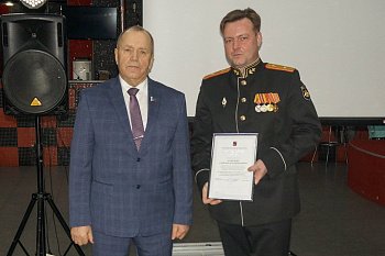 Глава регионального парламента Сергей Дубовой  поздравил военных врачей с 50-летием военно-морского клинического госпиталя