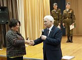 Уважаемые земляки, в Мурманской области и городе Мурманске особое внимание уделяется организации патриотического воспитания молодежи. Во многих образовательных организациях созданы кадетские классы, военно-патриотические клубы