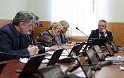 Состоялось очередное заседание комитета Думы по труду, вопросам миграции и занятости населения под председательством Александра Макаревича 