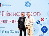Сергей Дубовой поздравил медицинских работников региона с профессиональным праздником