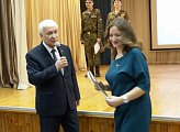 Уважаемые земляки, в Мурманской области и городе Мурманске особое внимание уделяется организации патриотического воспитания молодежи. Во многих образовательных организациях созданы кадетские классы, военно-патриотические клубы