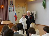 Уважаемые земляки, сегодня 27 апреля памятная дата - День российского парламентаризма.  По приглашению администрации средней школы № 21 провел с учащимися 8-9 классов "Парламентский час"