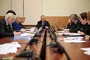 Состоялось очередное заседание комитета Думы по труду, вопросам миграции и занятости населения под председательством Александра Макаревича 