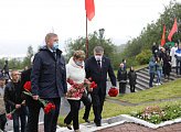 Депутаты  областной Думы почтили память экипажа атомного подводного ракетного крейсера "Курск"