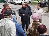 Уважаемые земляки, 15 июня вместе с депутатом Совета депутатов города Мурманска Андреем Анатольевичем Савенковым провели встречу с жителями микрорайона дома № 106 по Кольскому проспекту