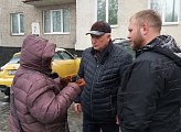 Уважаемые земляки, 27 мая вместе с представителем управляющей компании провели встречу с жителями микрорайона дома № 7 по улице Зои Космодемьянской