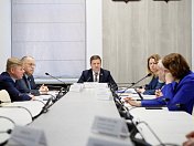 Состоялось заседание комитета областной Думы по социальной политике и делам семьи под председательством Станислава Гонтарь
