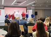 Первый вице-спикер Думы Владимир Мищенко приветствовал участников конференции Движения Первых 