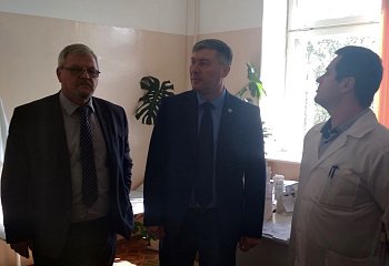 В рамках рабочей поездки Первый вице-спикер  областной Думы Владимир Мищенко посетил поселок Междуречье