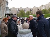 Уважаемые земляки, 25 мая вместе с руководителем и специалистами Управления Первомайского административного округа провели очередную встречу с жителями микрорайона дома № 12 переулка Якорный