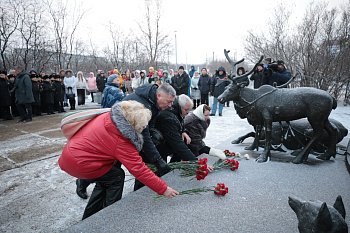 Памятный митинг состоялся у монумента бойцам оленетранспортных батальонов  в Мурманске