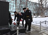 Сергей Дубовой поздравил моряков-подводников 