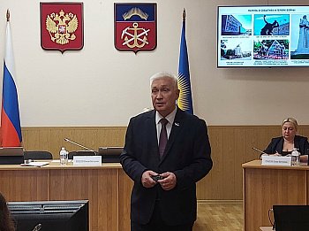 Уважаемые земляки, 20 мая провел мероприятие в рамках авторского проекта «Историческая гостиная» как региональный координатор проекта партии «Единая Россия» «Историческая память» с учащимися гимназии № 10 города Мурманска