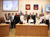 Мурманские школьники познакомились с работой областного парламента
