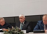 Уважаемые земляки, 23 декабря принял участие в очередном заседании профильного комитета Мурманской областной Думы по бюджету, финансам, налогам и экономике