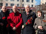 Уважаемые земляки, 6 мая принял участие в торжественном открытии «Вахты Памяти», которое традиционно состоялась около памятника Герою Советского Союза, мурманчанину Анатолию Фёдоровичу Бредову
