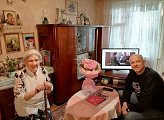 Роман Пономарев навестил ветерана труда Нину Аверьяновну Максаеву, которой исполнилось 96 лет
